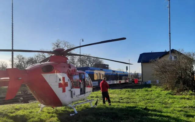 Při neštěstí na přejezdu v Senici na Hané vyhasl život řidičky osobního auta