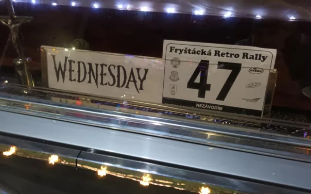 FOTO, VIDEO: Svítící nádhera v ulicích. Stovky lidí v Prostějově sledovaly tradiční Vánoční jízdu