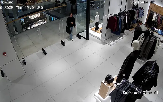 V Olomouci někdo ukradl dámské oblečení za 11,5 tisíce korun. Policie pátrá po neznámé ženě