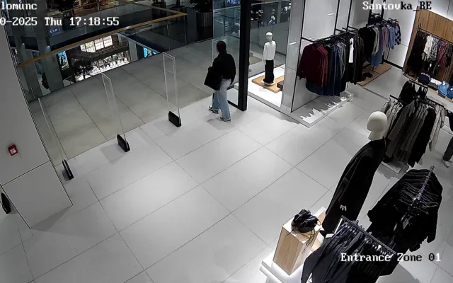 V Olomouci někdo ukradl dámské oblečení za 11,5 tisíce korun. Policie pátrá po neznámé ženě