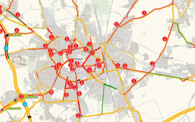 Auta v příkopech, nehoda na dálnici. Kalamita zasáhla Olomoucký kraj