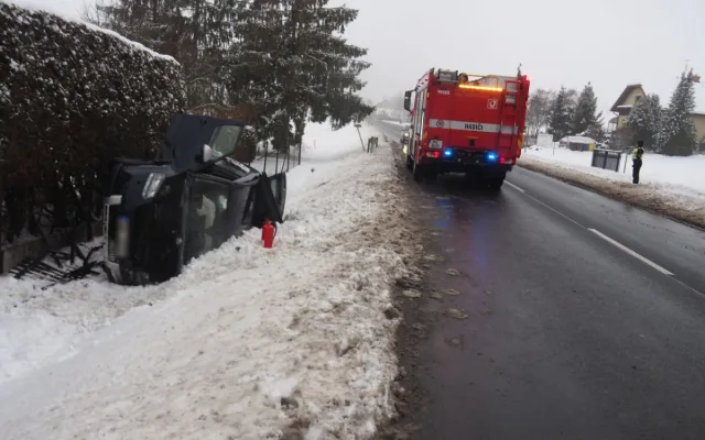 Lidé z Olomouce a okolí padali na ledu. Záchranáři vyjížděli ke čtrnácti zraněným