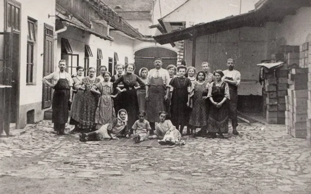 Střípky z historie. Olomoucké tvarůžky si letos připomínají 150 let od zahájení výroby v Lošticích
