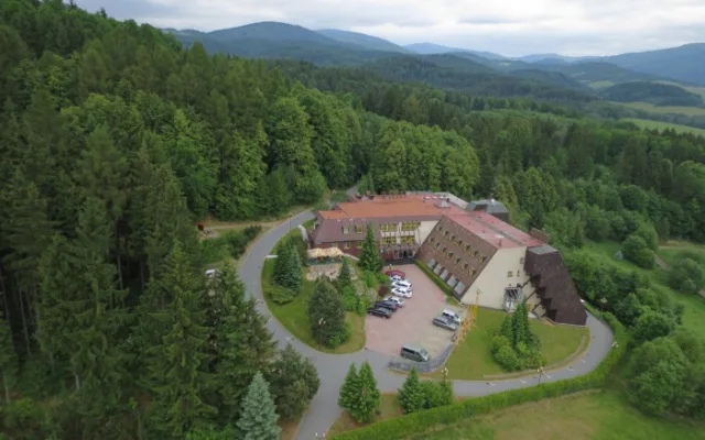 Ikonický hotel ve Velkých Losinách čeká velká rekonstrukce. Investice je 140 milionů