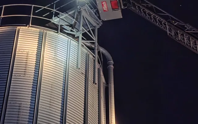 V Lipníku n. Bečvou hořela technologie a silo na výrobu polystyrenu. Škoda bude přes milion