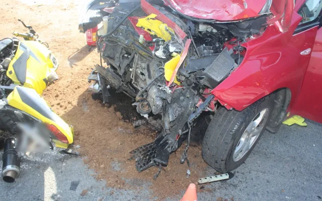 Mladý motorkář střet nepřežil. Sedmasedmdesátiletá řidička mu u Litovle nedala přednost