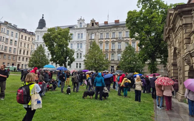 Stovky lidí dnes v Olomouci protestovaly proti rušení koncesionářských poplatků a za svobodnou kulturu