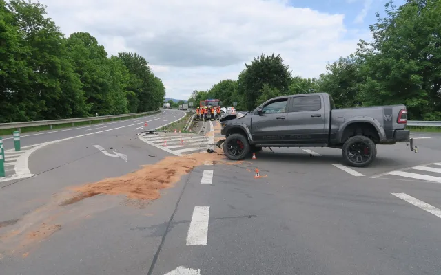 Řidič Dodge rozstřelil na křižovatce v Mohelnici Toyotu, nedal přednost. Škoda je téměř milion