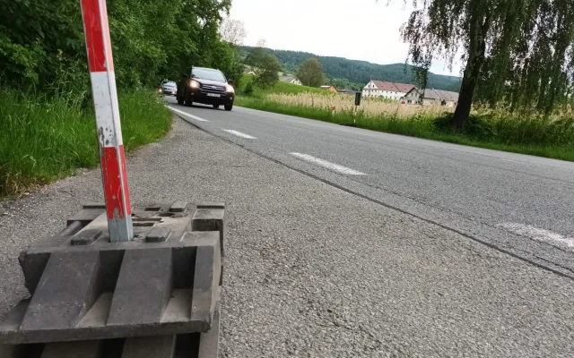 Cestování do Jeseníků a do Polska zkomplikuje oprava na Šumpersku. Silnice má trhliny