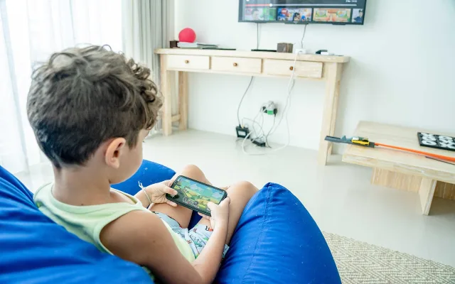 Konec mobilů v lavicích: Stát chce ochránit zdraví a soustředění žáků
