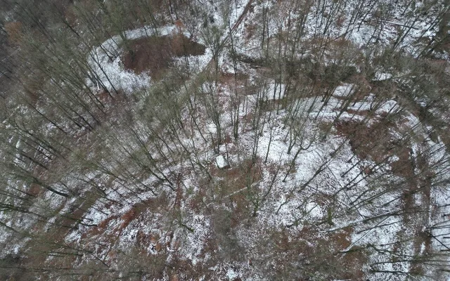 Záběr z dronu na zkoumanou lokalitu.