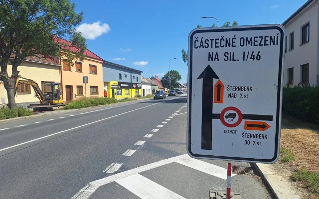 Na tahu mezi Olomoucí a Šternberkem začíná oprava. Řidiče čeká i úplná uzavírka