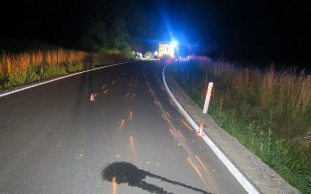 Mladý řidič převrátil po půlnoci na Šumpersku auto na střechu. Měl v sobě pervitin
