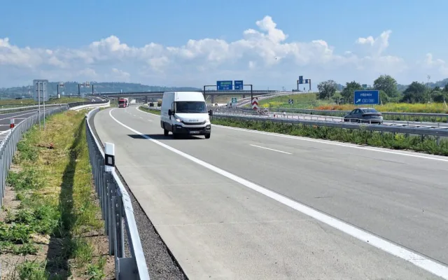 Hluk z D1 je u Přerova v normě. Město i tak dá miliony na úpravu estakády u Dluhonic