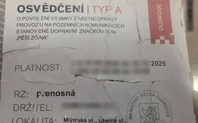 Řidič při kontrole roztrhal povolení k vjezdu do pěší zóny