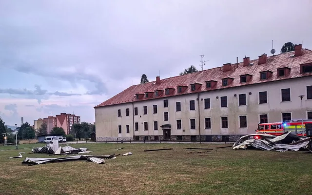 VIDEO: Kroupy i stržená fotovoltaika. Šumpersko zasáhla bouřková smršť