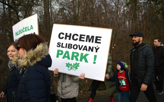 Více zeleně, méně betonu! Hloučela musí dýchat!