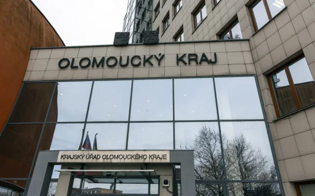 Krajské asistenční centrum odbavilo stovky uprchlíků z Ukrajiny. Nově bude sídlit v Hanáckých kasárnách
