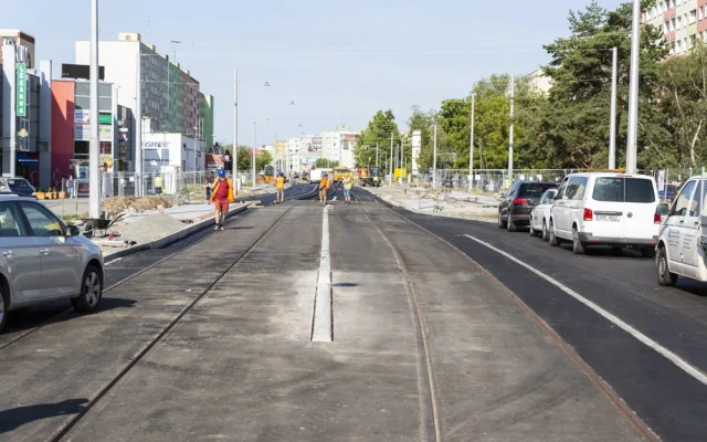 Stavba tramvajové trati v Olomouci pokračuje, v provozu má být od listopadu