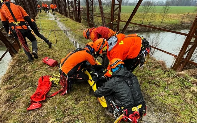 FOTOGALERIE: Jak hasiči zachraňují z nejhlubší propasti světa