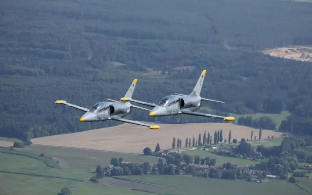Rozlučka Albatrosů i s akrobacií nad Přerovem. Průlet nad Moravou má obří ohlas