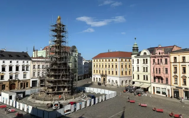 Lešení zmizí, plot zatím zůstane. Olomoucký monument se odhalí po dvouleté obnově