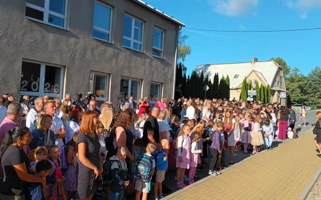 FOTOGALERIE: Nebojte se neúspěchů, řekl dnes prezident prvňáčkům v Brodku u Konice