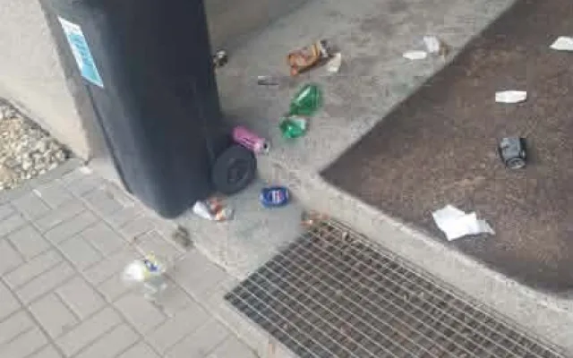Poničené hřiště v Lošticích