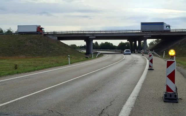 Oprava mostu zkomplikuje dopravu na dálnici u Prostějova. Potrvá měsíc