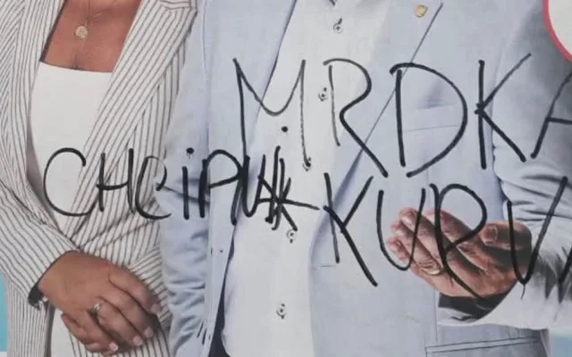 Vulgarity, výzvy k smrti, hákové kříže. Vandal ničil předvolební plakáty v Prostějově