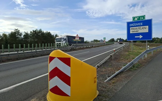 Oprava mostu zkomplikuje dopravu na dálnici u Prostějova. Potrvá měsíc