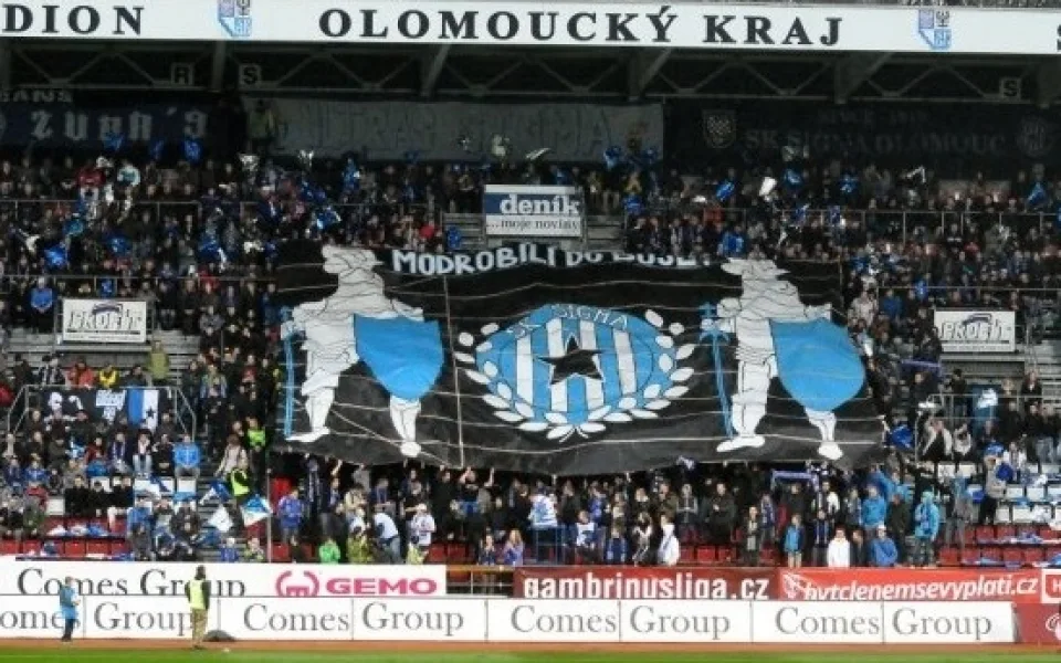 Na utkání s Plzní přišlo přes 5800 diváků. Foto: www.sigmafotbal.cz