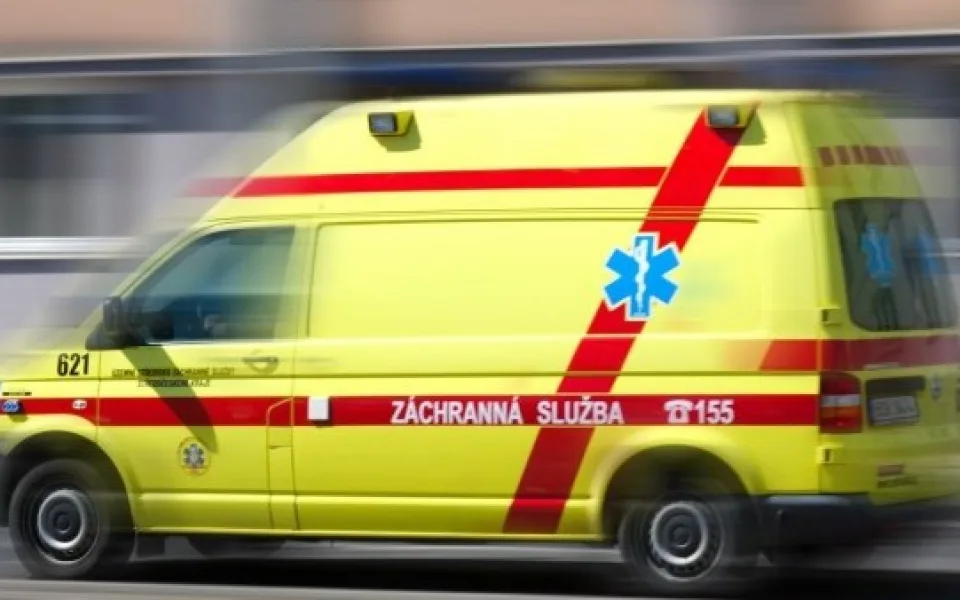 Policisté zachránili na poslední chvíli z hořící koupelny mladého muže