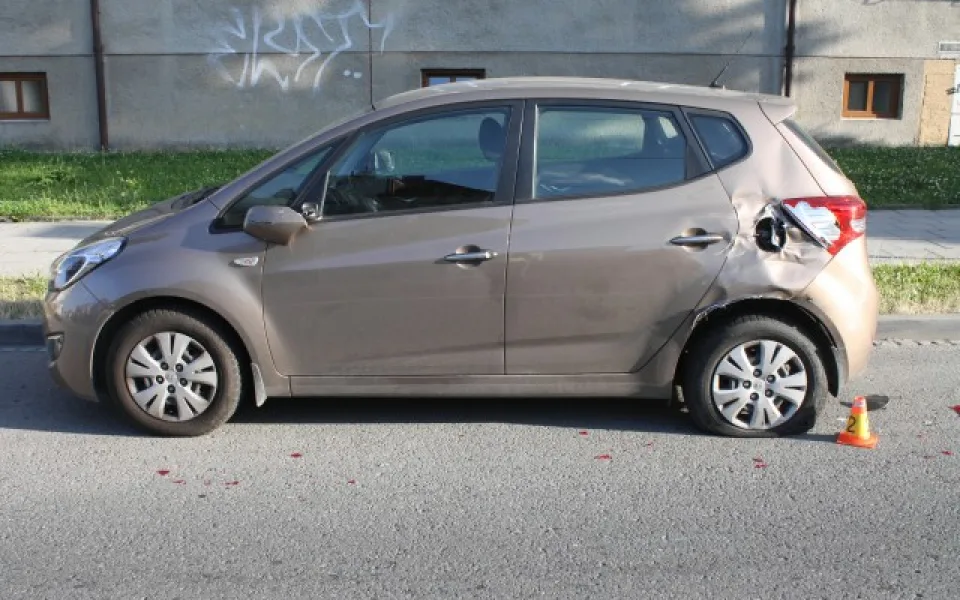 Policie hledá svědky dopravní nehody na tř. Míru