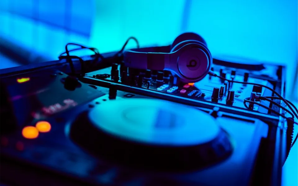Tip Olomoucké Drbny na páteční večer: Buddy's House Session