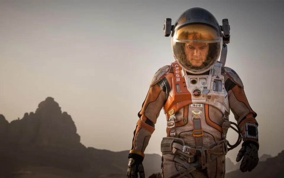 Recenze: Marťan Matt Damon se snaží nakopat Marsu zadek. Povedlo se mu to?