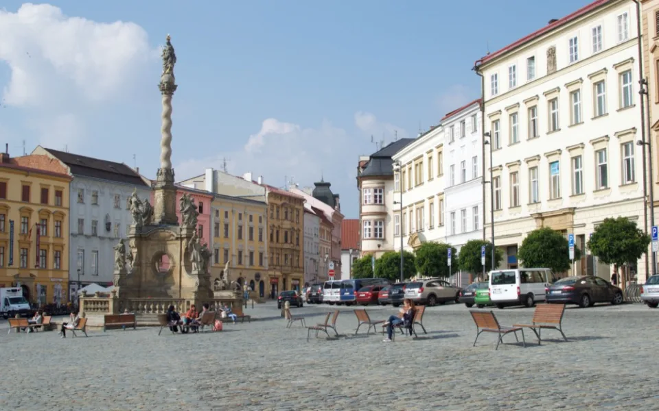 Rozhovor: Proč vypadá nově opravené Dolní náměstí tak mrtvě?