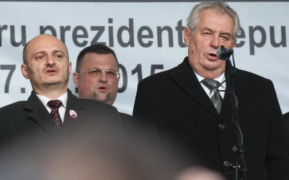 GLOSA: „Prezident sjednotitel“ radikálně rozdělil národ