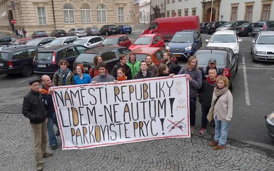 zdroj: Facebook "Náměstí Republiky lidem - NE autům