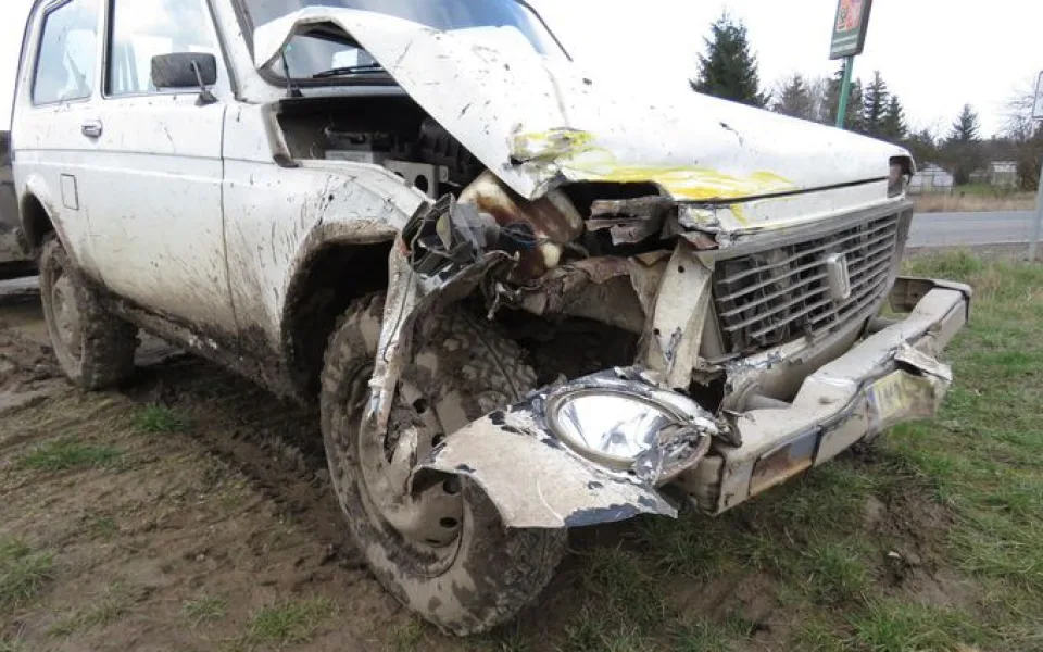 Řidič nerespektoval signál na vlakovém přejezdu u Horky nad Moravou, jeho auto srazil vlak