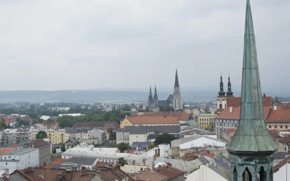 GLOSA: Olomouc v roce 2030? Drogerie, kam oko dohlédne, a pořád stejná plecharéna