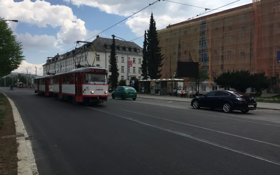 Uzavírka je u konce, úderem jedné hodiny po poledni projedete úsekem Tržnice – Okresní soud