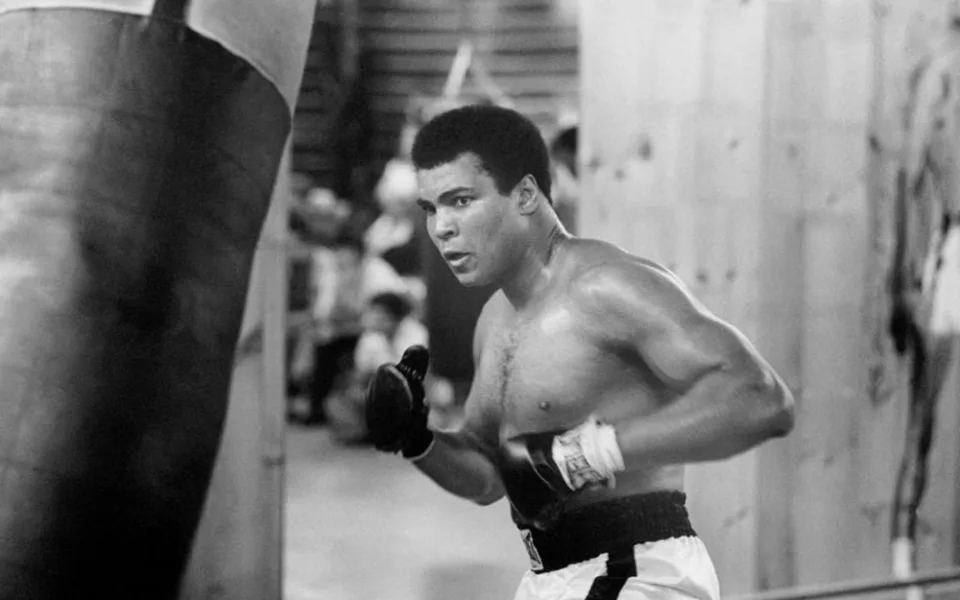 KOMENTÁŘ: V Muhammadu Alim odešel největší boxer historie, ale i kontroverzní osobnost