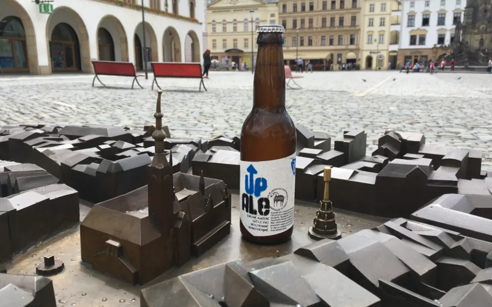 Univerzita Palackého představila své vlastní pivo – UP Ale Original