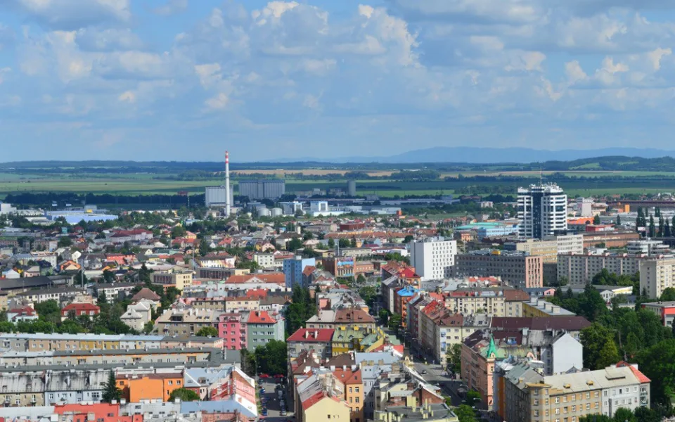 Město označí sloupy nálepkami s kódy, pomohou záchranářům rychle najít místo události