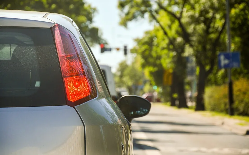 car-932702_960_720