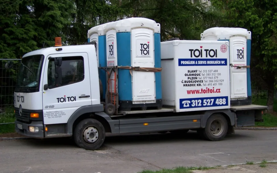 Auto_s_toi_toi_záchody