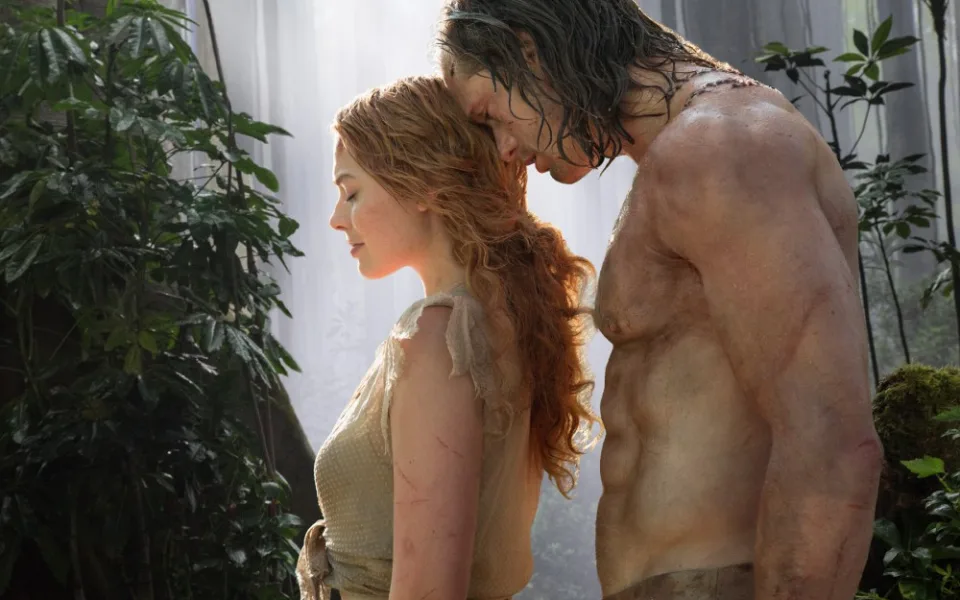 RECENZE: Nenáročným divákům a milovnicím vypracovaných mužských těl se bude nový Tarzan líbit