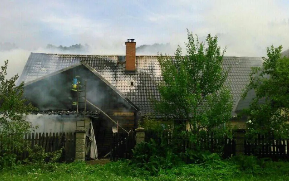 Hořící dům v Bělé pod Pradědem