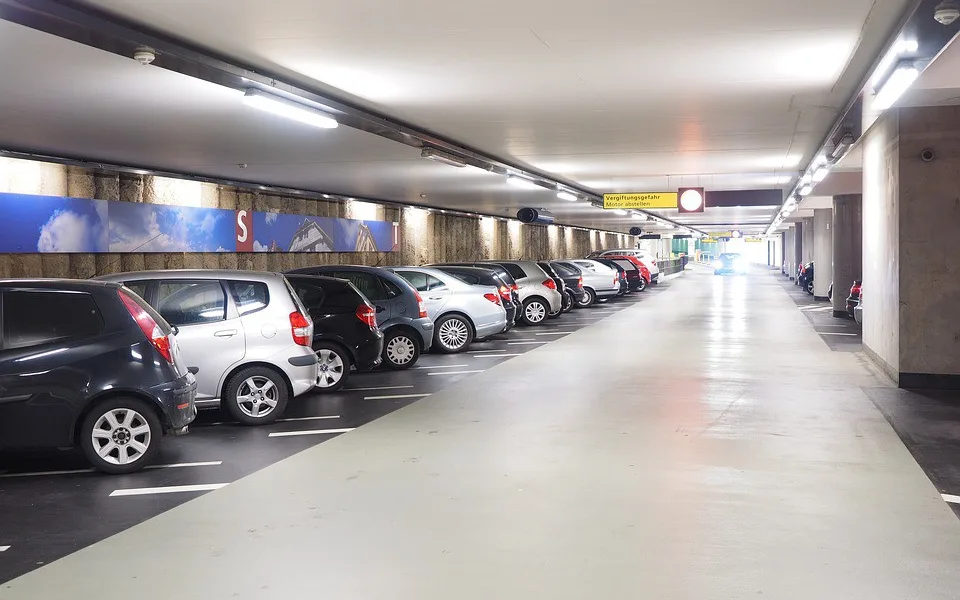 multi-storey-car-park-1271917_960_720